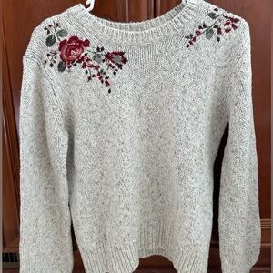 Abercrombie & Fitch Gray Floral Embroidered Sweater